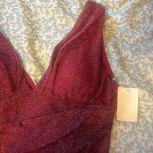 NWT Maroon Sparkly Bodycon Dress 🎡🎈🪅